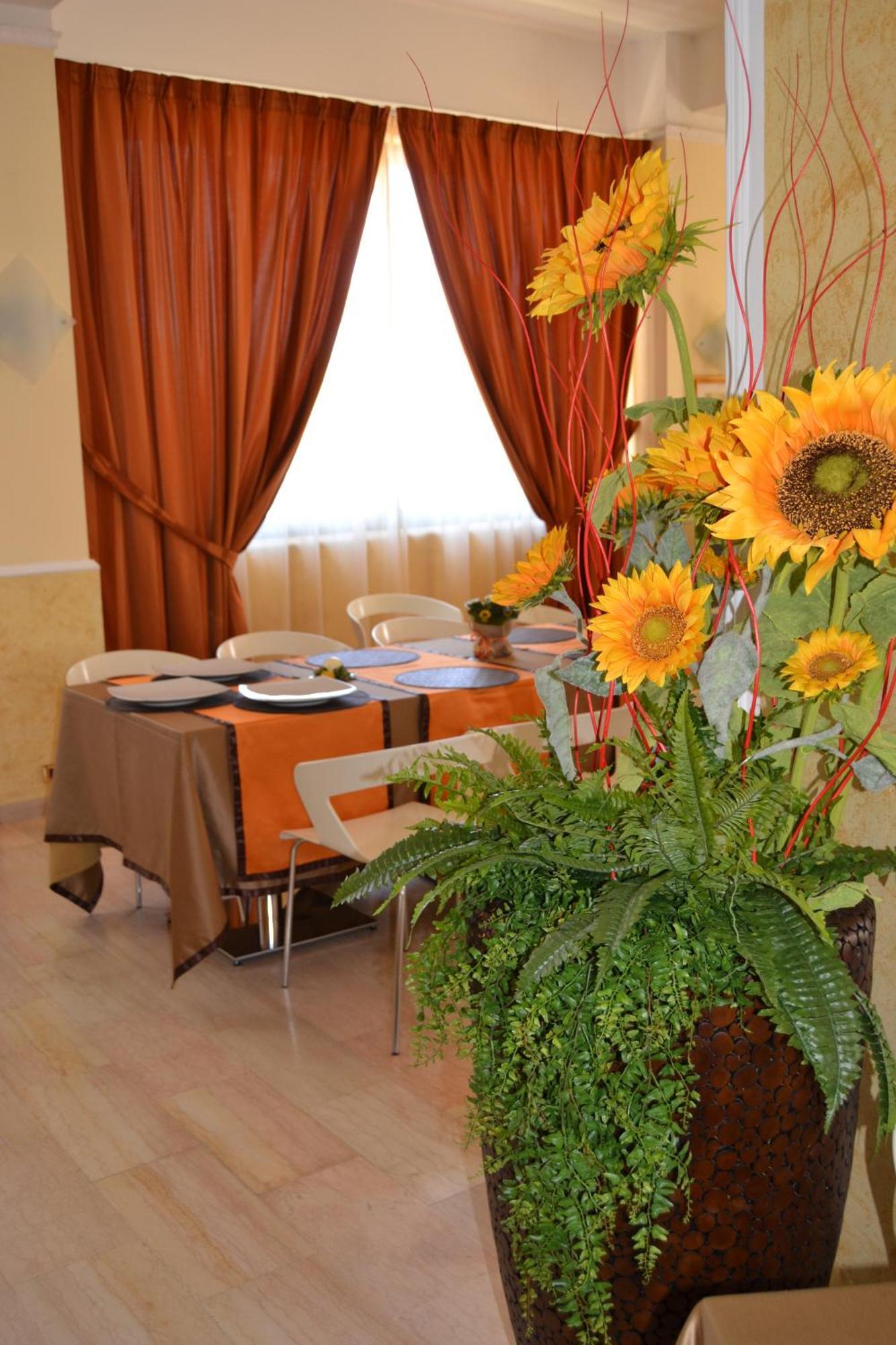רוסאנו Hotel San Luca מראה חיצוני תמונה