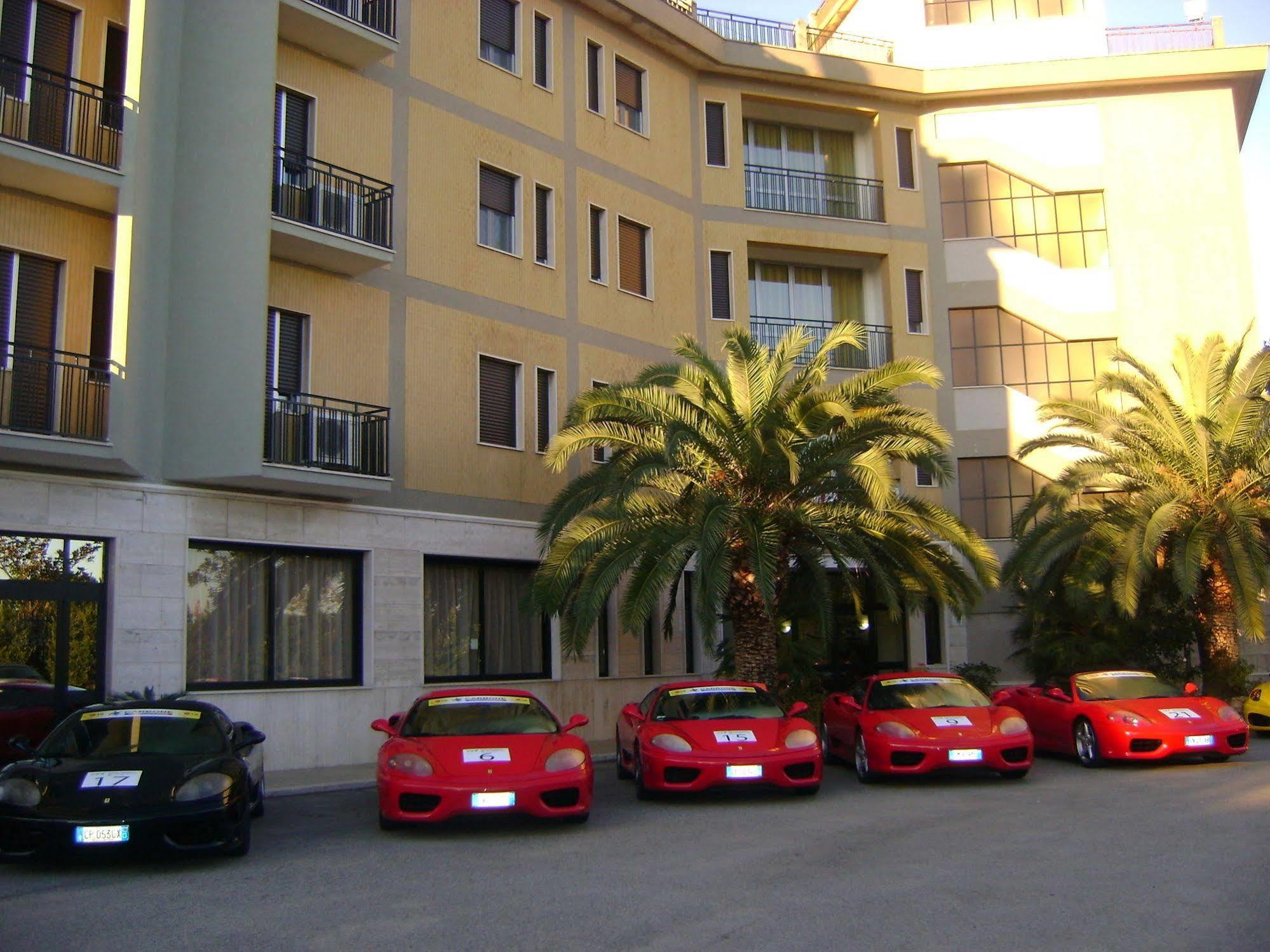 רוסאנו Hotel San Luca מראה חיצוני תמונה