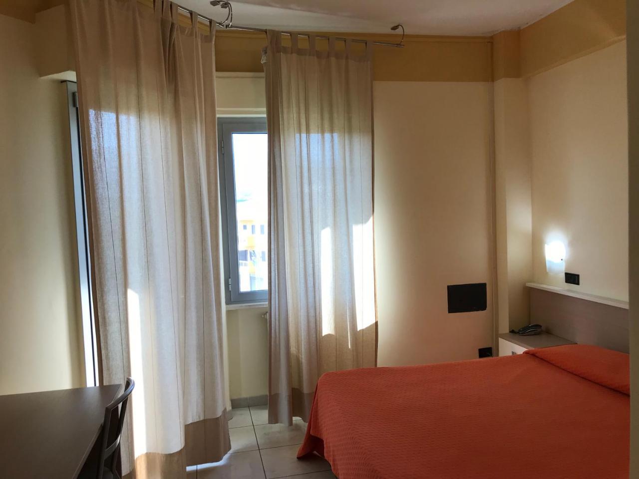 רוסאנו Hotel San Luca מראה חיצוני תמונה